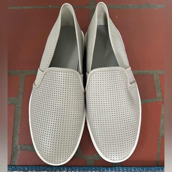 New Vince Blair Slip On Sneakers size 7 - Picture 1 of 5